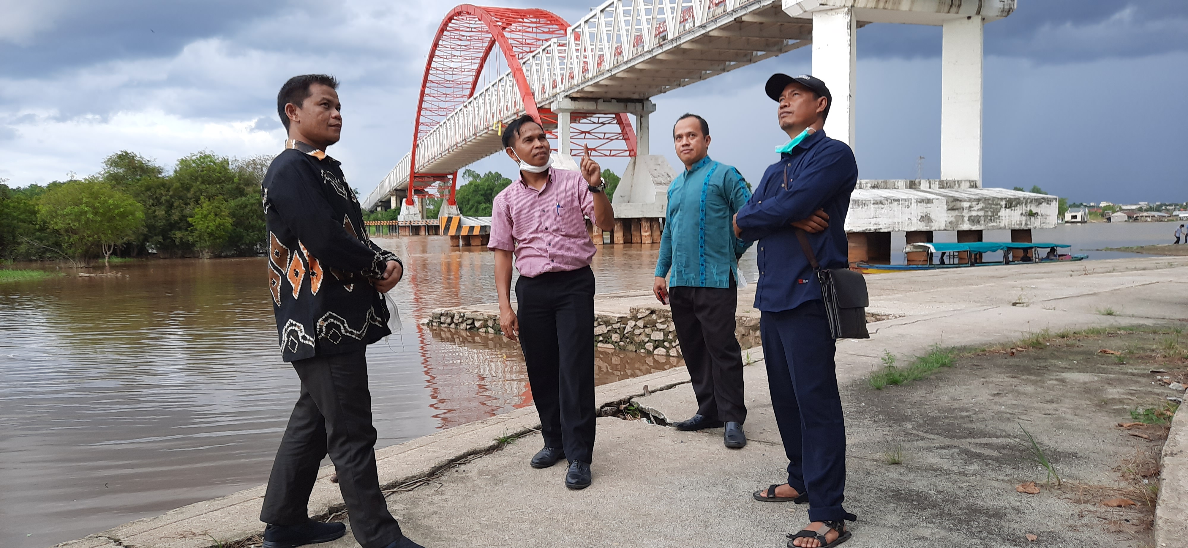 Profesionalisme Guru Melalui Karya Tulis Ilmiah ( Anang Nazaruddin )